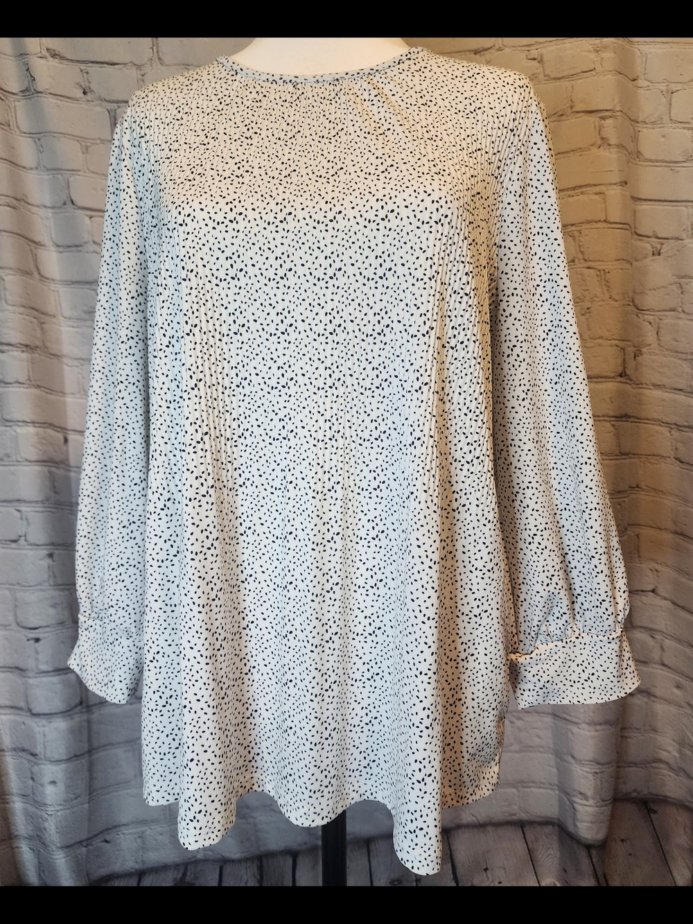 Adrianna Papell White and Black Dot Long Sleeve Tunic